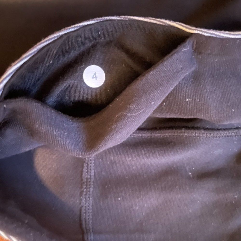 Lululemon Groove Crop Black / Wee Are From Space Coal Fossil / Fossil Size 4 - Picture 5 of 10